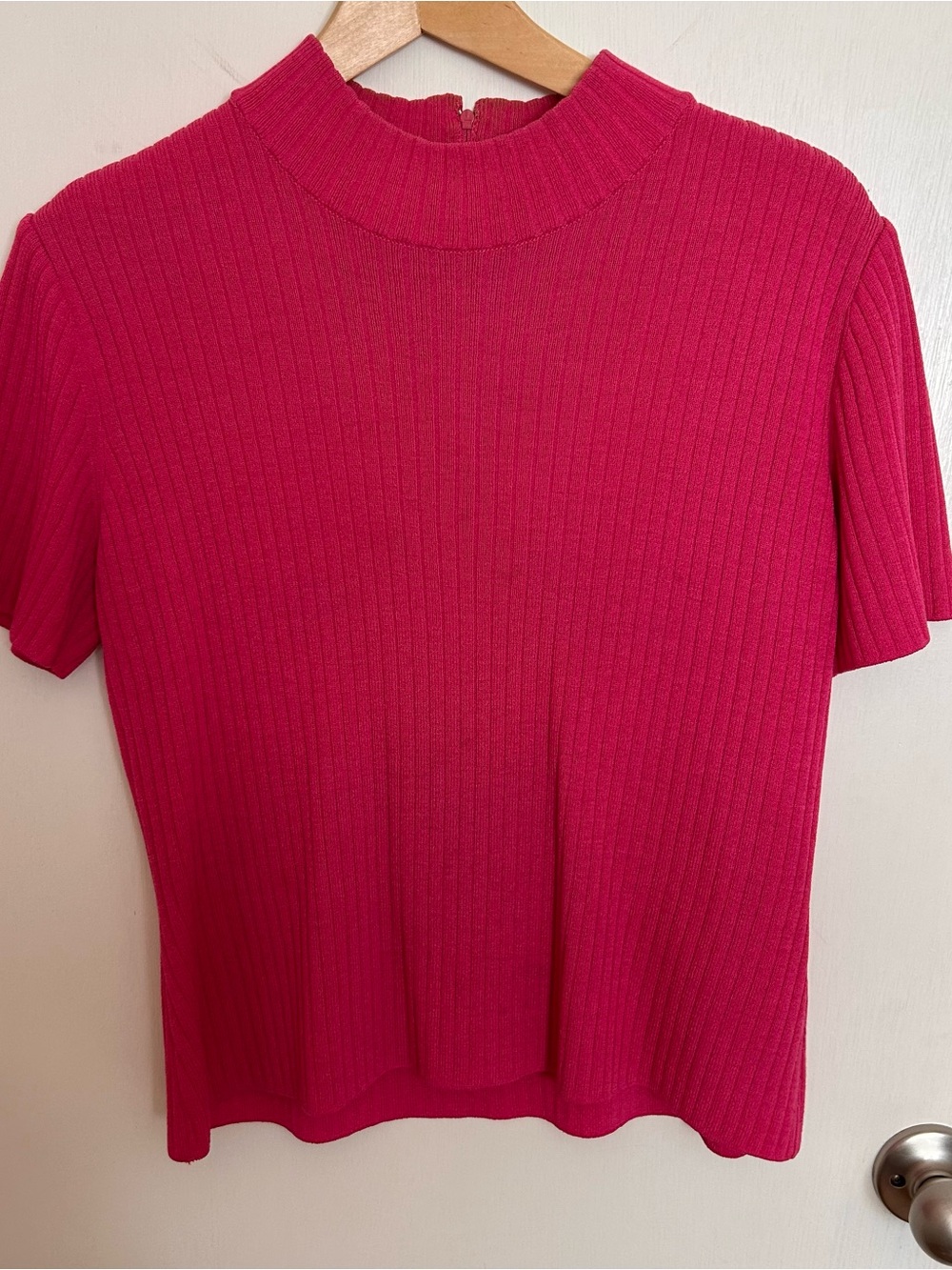 St. John Ribbed Short-Sleeve Mock Turtleneck Top in Fuchsia Pink